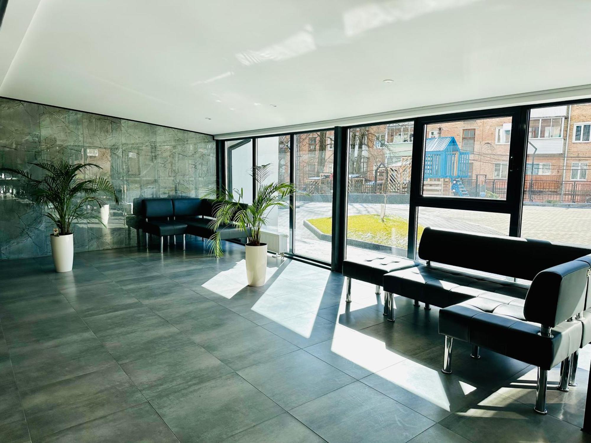 Modern Apartments With A Coffee Machine In The City Center, A View Of The City 리우네 외부 사진